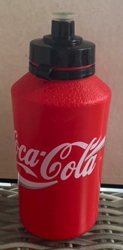 58187-1 € 4,00 coca cola bidon zwarte deksel H. D.jpeg